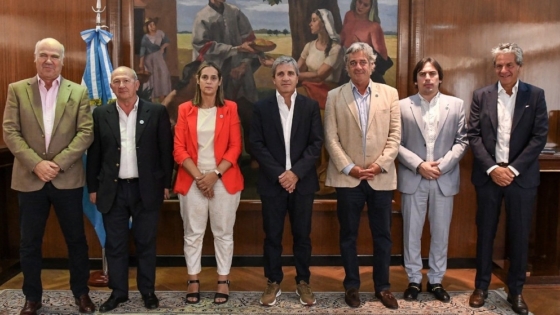 Caputo promete eliminar retenciones y el campo reclama un plan con plazos