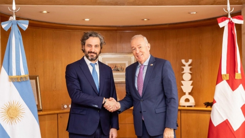 Argentina realiza un acuerdo de servicios aéreos con Suiza