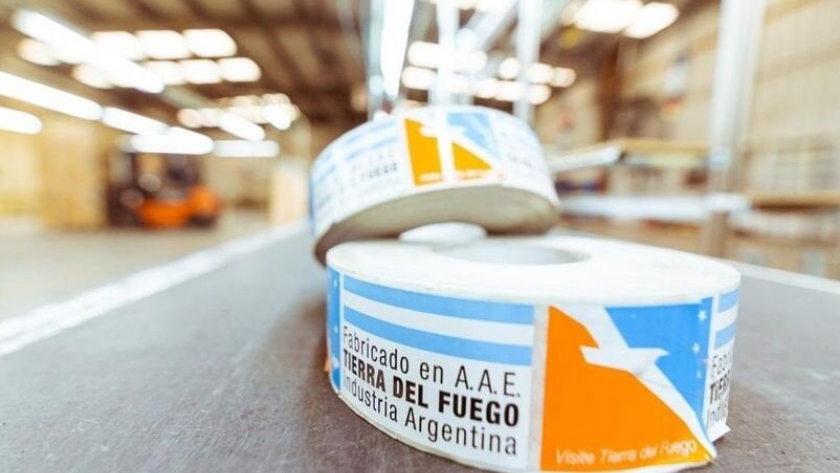 Gobierno y Aduana firmaron resolución conjunta para agilizar la exportación de productos fabricados en Tierra del Fuego