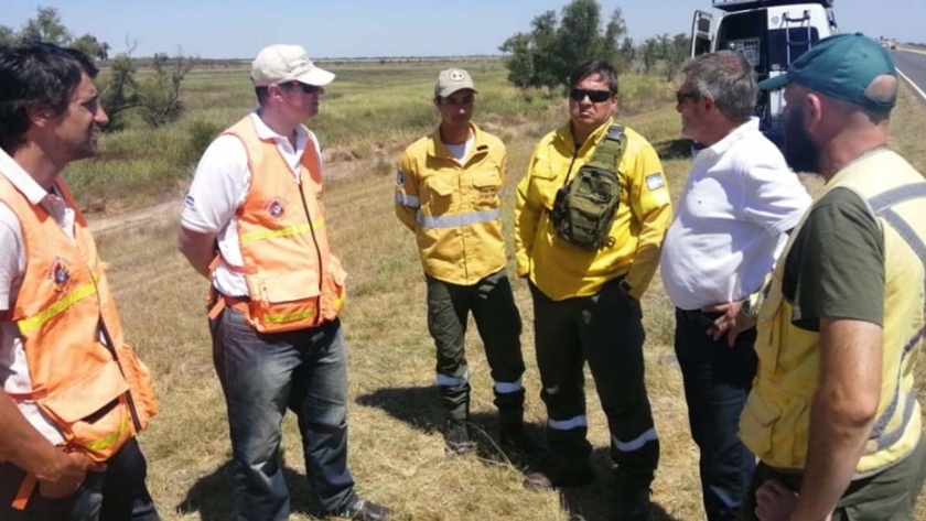 La Secretaría de Protección Civil trabaja en el combate de los focos de incendio en la zona