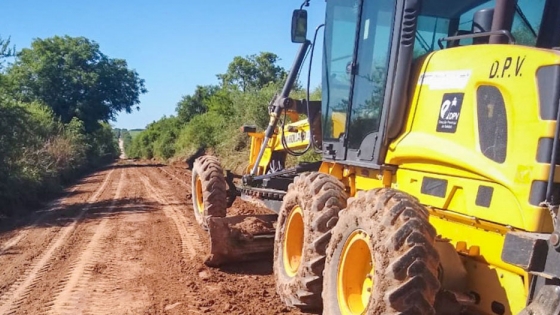 Se reconstruyen caminos rurales en el departamento Uruguay
