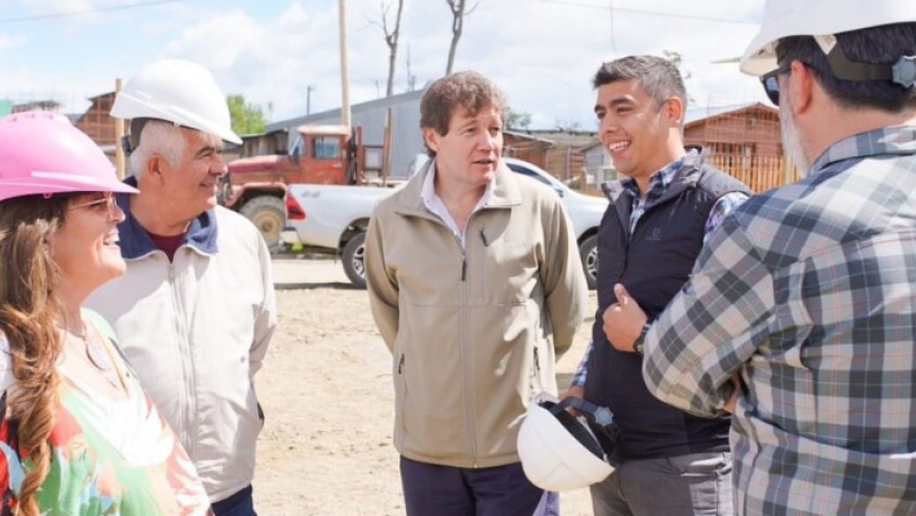 El Gobernador Melella recorrió la obra del Centro de Desarrollo Infantil de Tolhuin