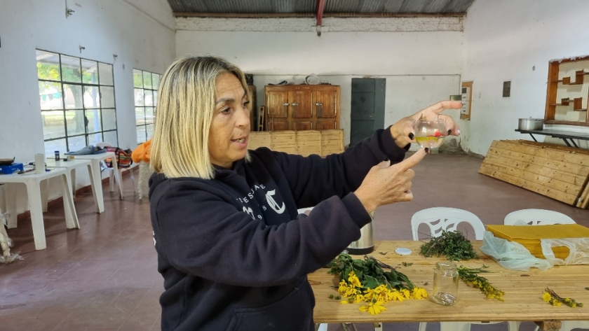 Comenzó el Seminario de Jardinería Especial con una jornada dedicada a flores y velas