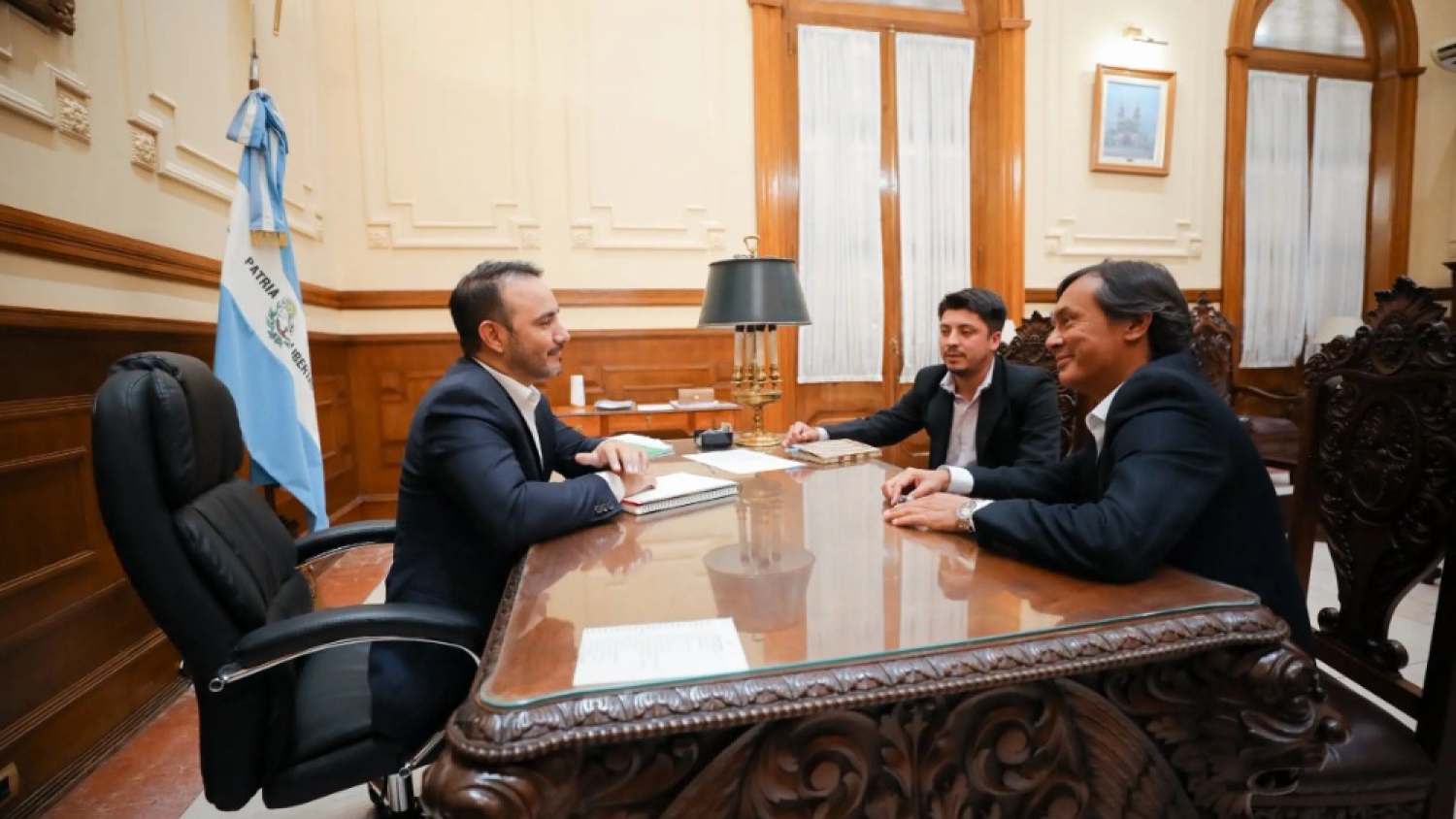 Valdés reafirmó el diálogo con los municipios tras reunirse con el intendente de Mantilla