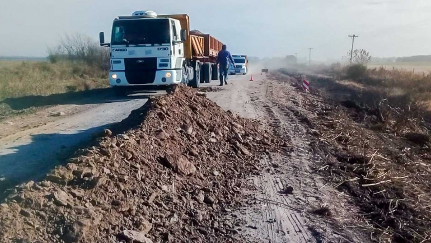 Vialidad avanza con tareas de conservación sobre caminos productivos del departamento Nogoyá