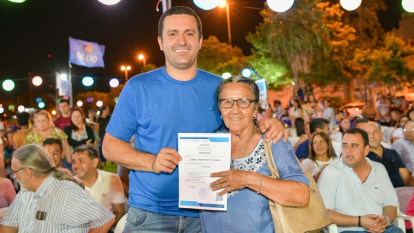Solís entregó certificados a 600 egresados de las Capacitaciones Comunitarias Formosa