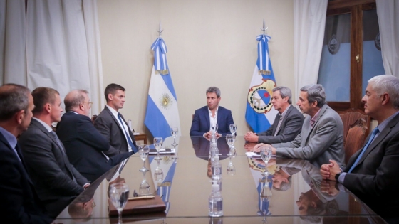 Sergio Uñac mantuvo un encuentro con la cúpula dirigencial de Josemaría