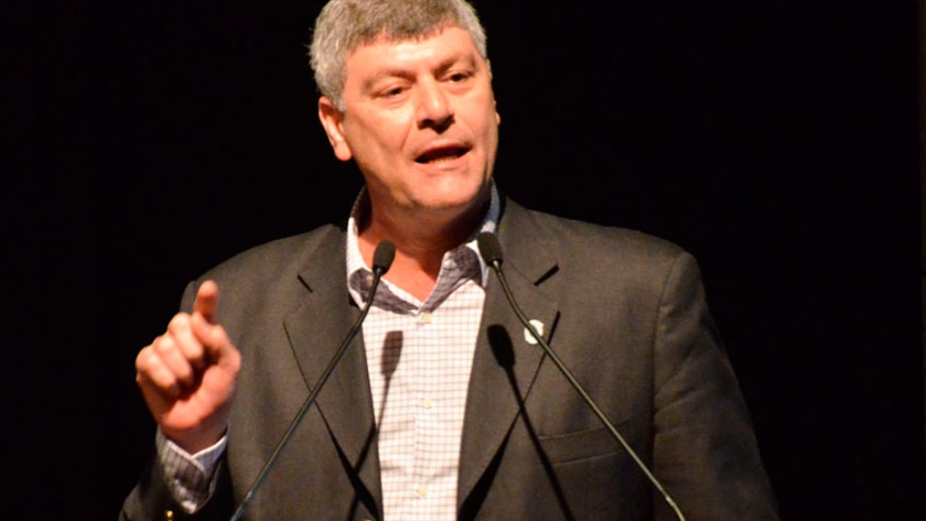 Buryaile: No tengo dudas de que van a subir las retenciones al trigo, maíz y carne vacuna