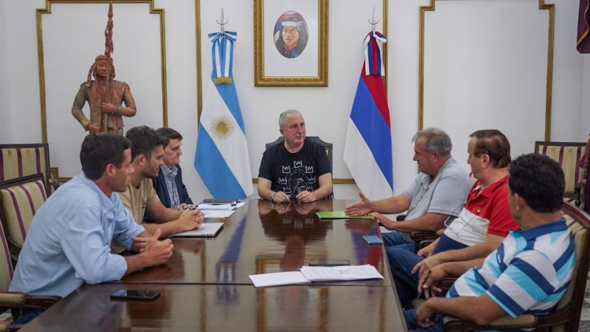 Passalacqua encabezó reuniones estratégicas con los sectores forestal y tabacalero para tratar asuntos claves de la economía misionera