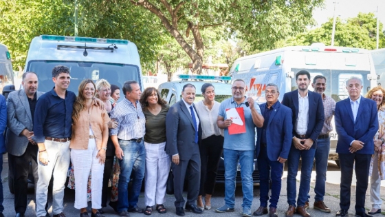 El gobernador Ricardo Quintela fortalece la salud provincial con la entrega de modernas ambulancias