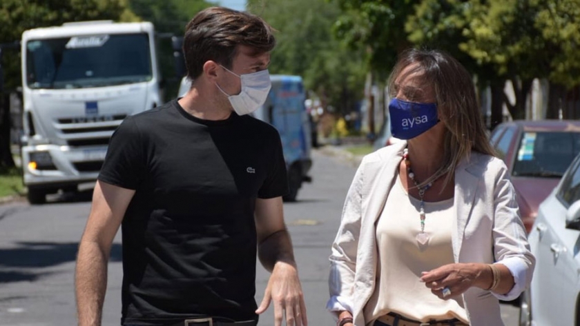Malena Galmarini y Lucas Ghi pusieron en servicio una red de cloacas para más de 3400 vecinos en Morón