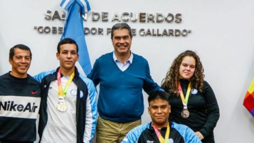 Capitanich recibió a deportistas chaqueños que triunfaron en los juegos parapanamericanos juveniles de Colombia