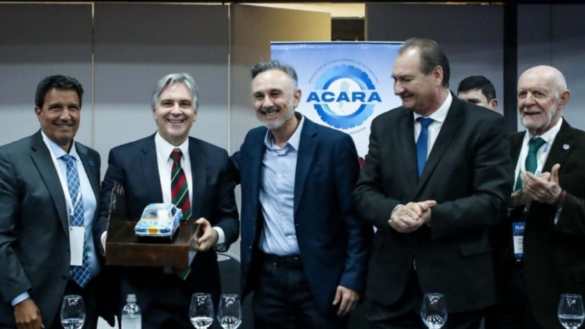 Llaryora y ACARA impulsan la industria automotriz cordobesa con una agenda estratégica común