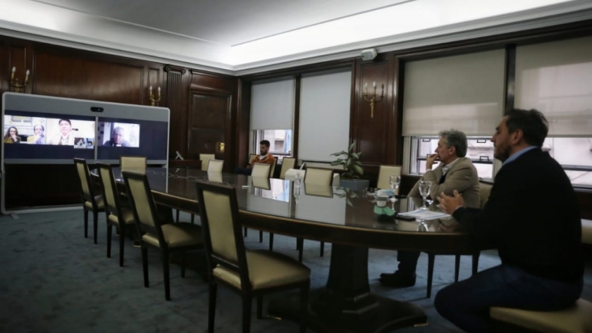 Cabandié encabezó un encuentro con diplomáticos argentinos y bolivianos