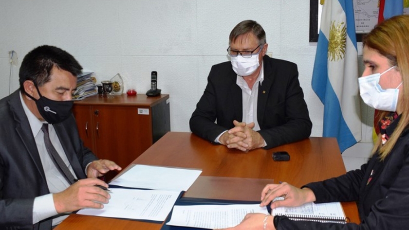 Convenio de cooperación técnica, académica e investigación entre Educación y el INTA