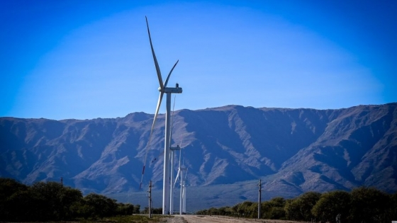 San Luis inaugura el primer parque híbrido de energía solar y eólica de la Argentina