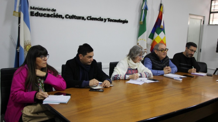 Educación y salud unificaron criterios con los institutos superiores de enfermería por títulos