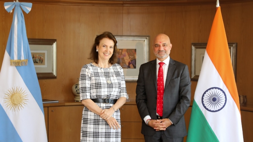 Reunión de la canciller Diana Mondino con el embajador de la India