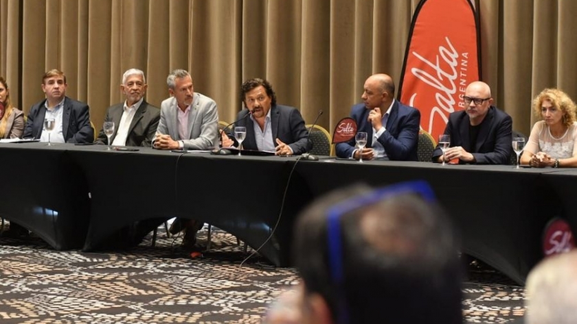 Sáenz presentó una importante línea de crédito destinada a empresas turísticas salteñas