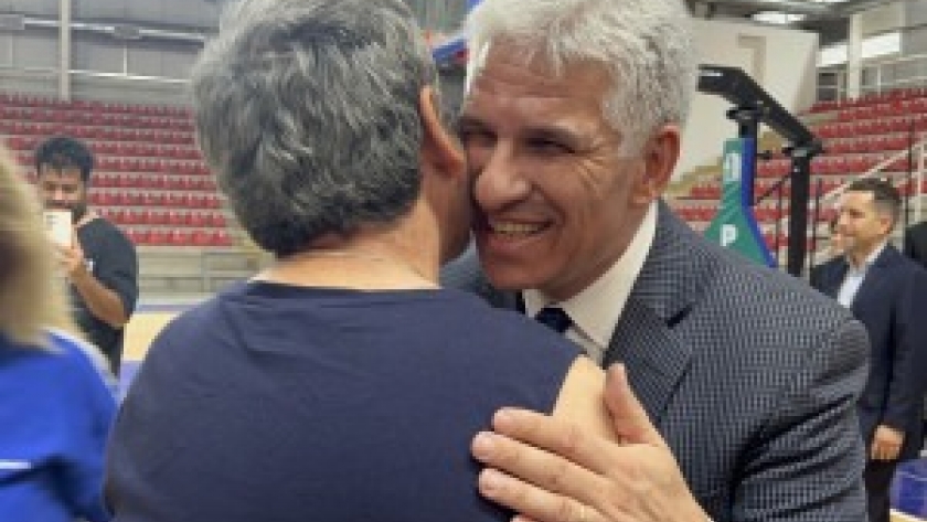 Poggi recorrió La Pedrera y conversó con los niños y los trabajadores