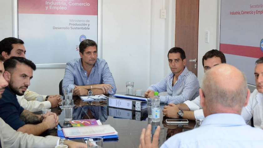 Coordinan acciones para regularizar el área industrial de Orán