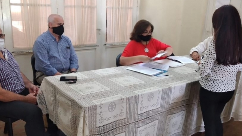 La Provincia regulariza la situación de pequeños y medianos productores ganaderos en islas fiscales del norte santafesino