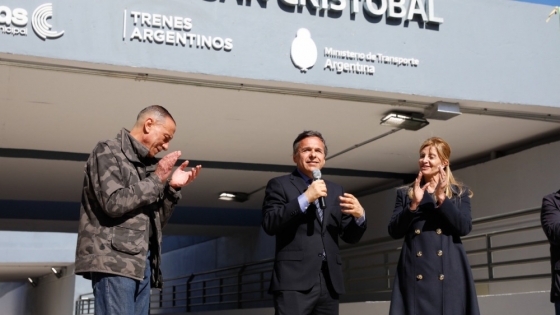 El ministro Giuliano inauguró un nuevo paso bajo nivel y una nueva parada de tren en Cañuelas