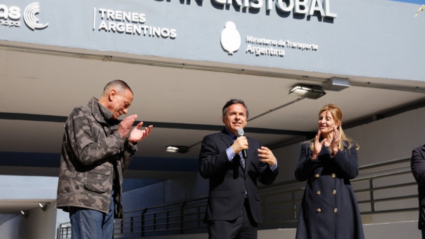 El ministro Giuliano inauguró un nuevo paso bajo nivel y una nueva parada de tren en Cañuelas
