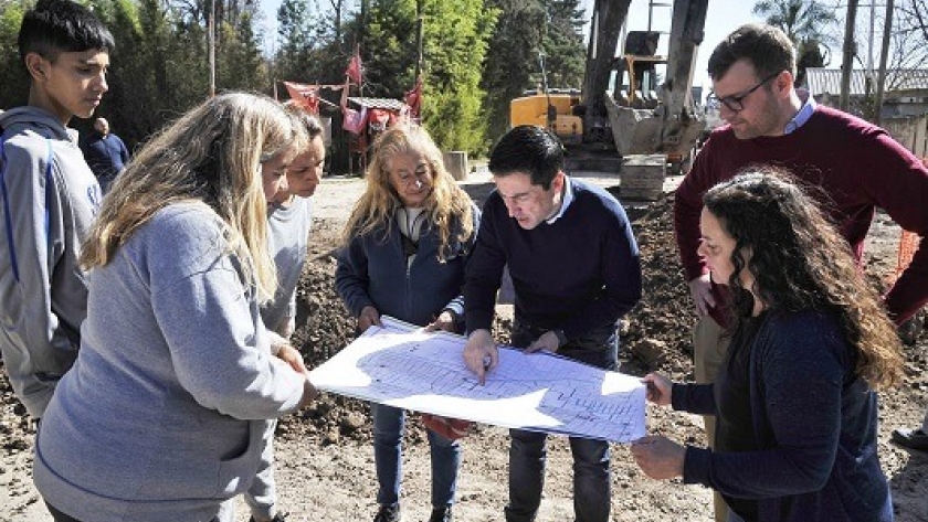 Nardini supervisó el inicio de obras hidráulicas y de pavimento en Grand Bourg