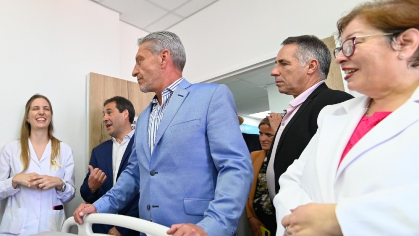 Arcioni recibió a profesionales del hospital regional “Manuel Sanguinetti”