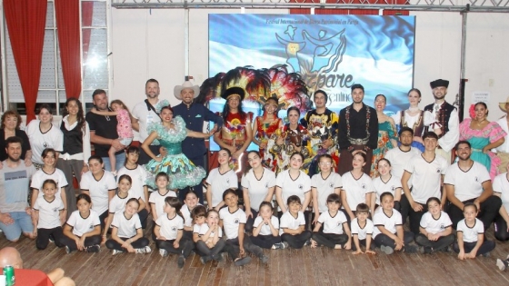 Rojas celebró el Festival Internacional de Danza Patrimonial en Pareja