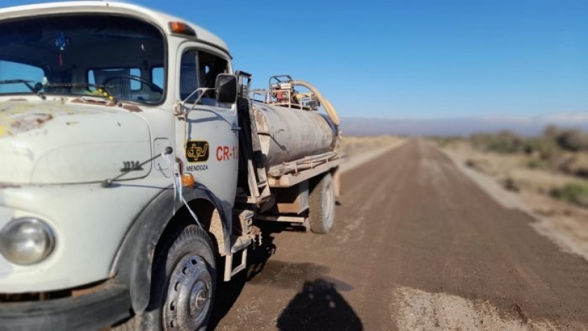 Vialidad Mendoza recuperó los 110 kilómetros a Lagunas del Rosario que garantiza la conexión a la comunidad del desierto