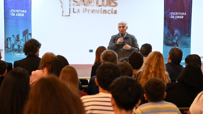 Una nueva entrega federal de escrituras a vecinos de la provincia