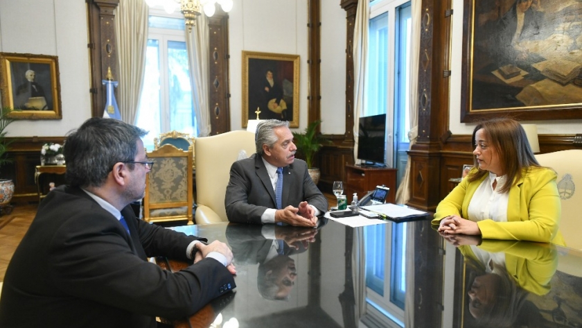 El presidente se reunió con la titular de la Cámara de Diputados, Cecilia Moreau, y el presidente del bloque del Frente de Todos, Germán Martínez
