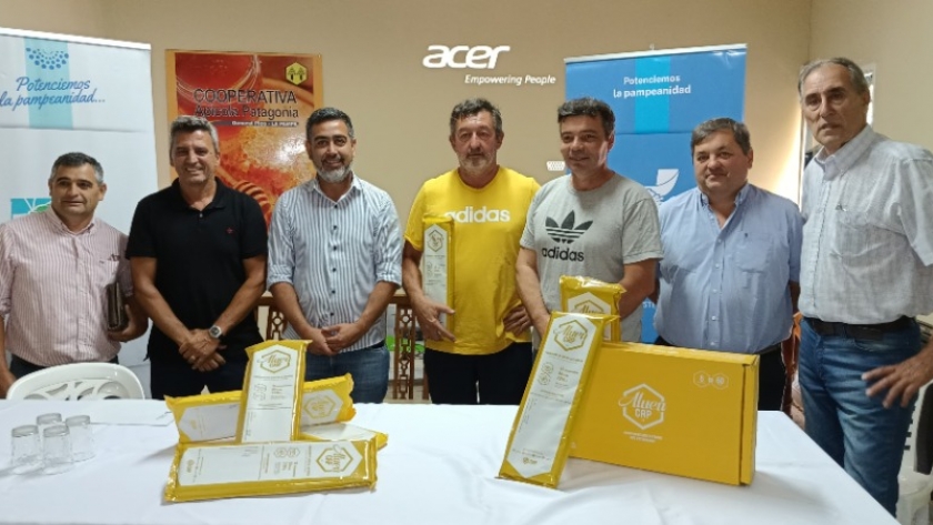 Entregaron asistencia sanitaria para productores apícolas de La Pampa