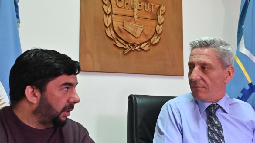Arcioni analizó la ejecución de obras en Río Mayo junto al intendente Loyaute