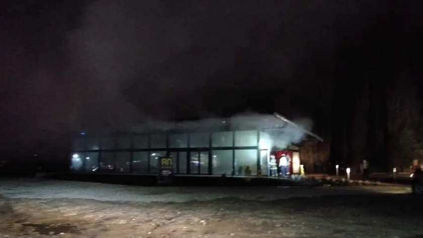 Consternación por el incendio que afectó al nuevo Centro de Informes Turísticos de El Bolsón