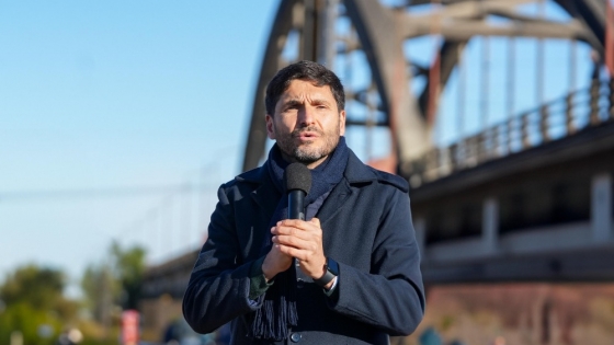 Pullaro encabezó la colocación de pilotes del nuevo puente entre Santa Fe y Santo Tomé
