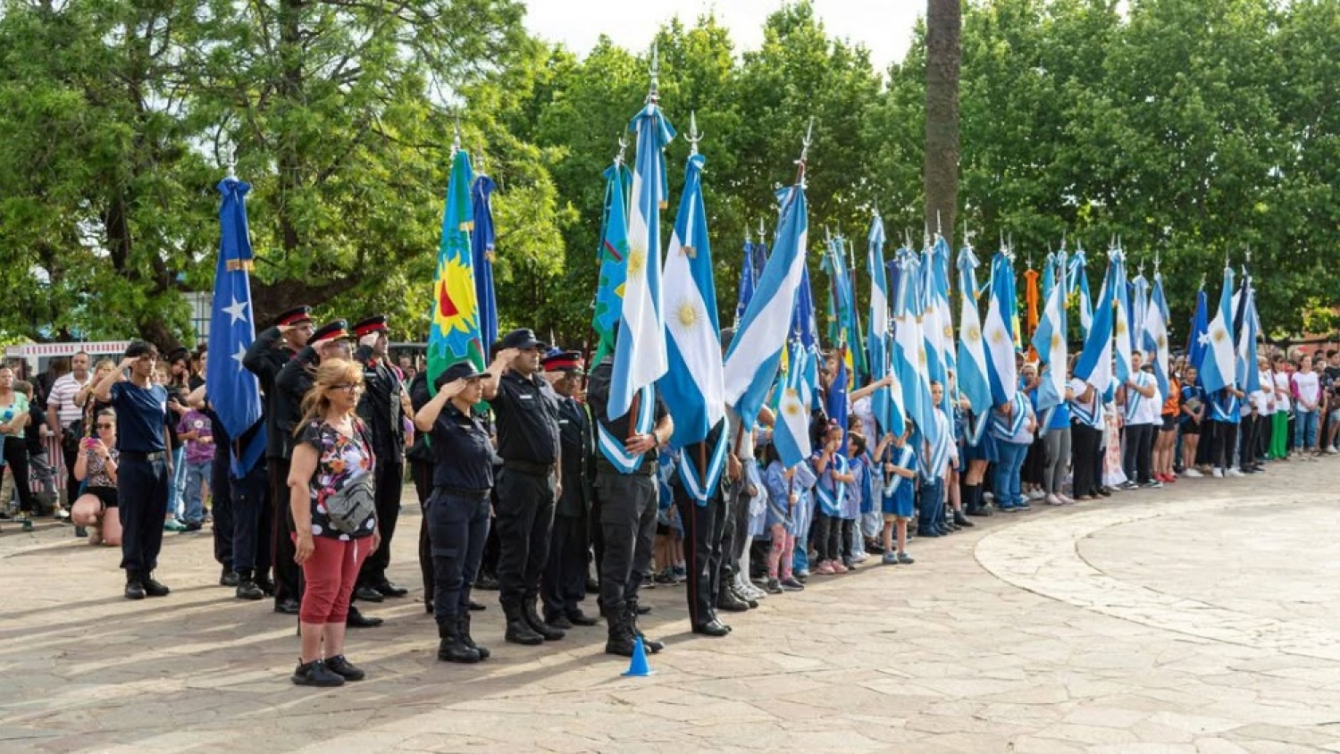 Ameghino celebra su aniversario con desfile, shows en vivo y actividades culturales