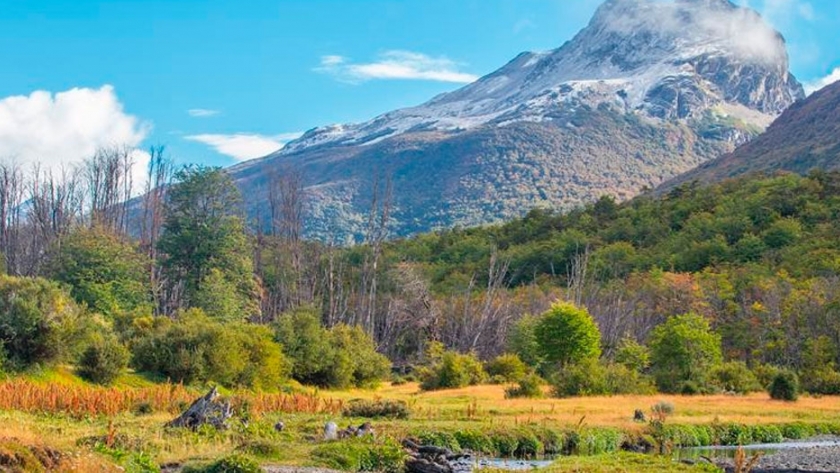 Agua, tierra, aire y fuego: cuatro opciones para vivir el ecoturismo en Argentina