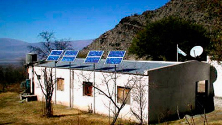 Córdoba ya cuenta con más de 120 escuelas rurales funcionando con energía solar
