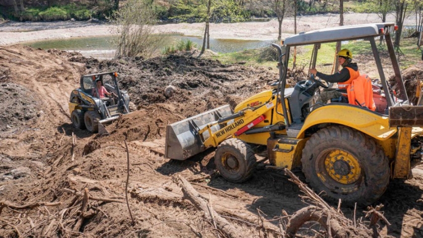 Trabajan en mejorar el servicio de agua potable para cuatro mil vecinos de Embarcación