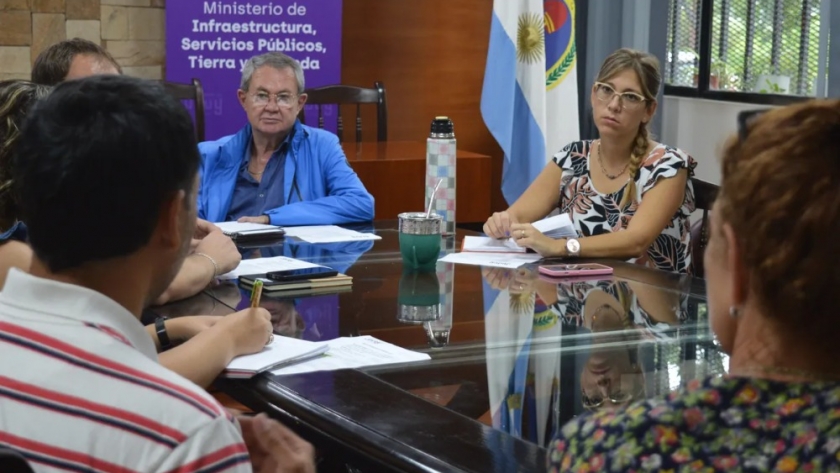 Energía: acuerdo con sector avícola para optimizar servicio