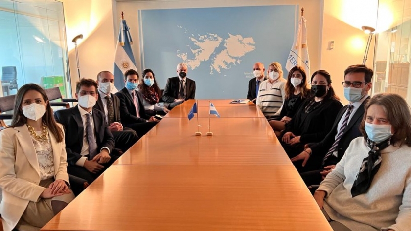 Agenda Malvinas 40 años: Inauguración de sala permanente en Bruselas y convenio antártico con Bulgaria