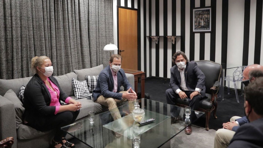 Sáenz se reunió con directivos de la empresa Colomé