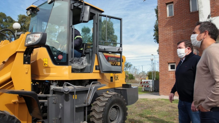 Cabandié entregó equipamiento para la gestión de los residuos en General Pueyrredón