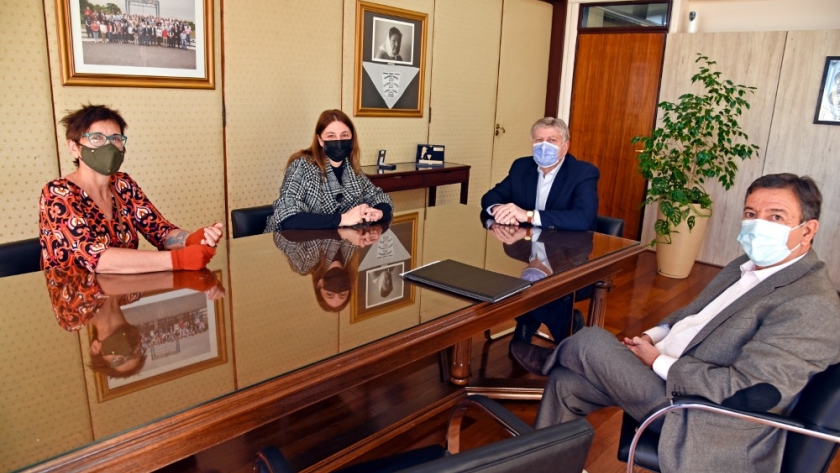 Ingeniero Luiggi: Ziliotto firmó convenio con Lavin para invertir $22 millones en la Casa de la Cultura