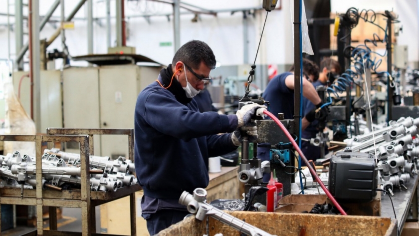 La industria se encuentra en sus niveles máximos de empleo y producción de los últimos años