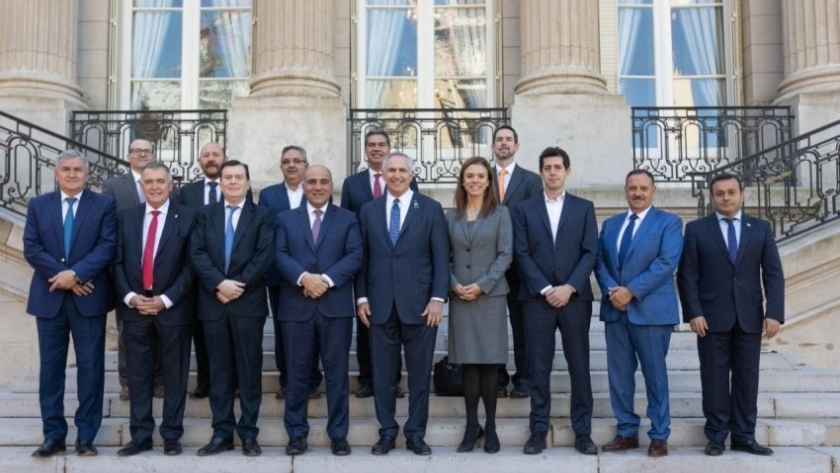 En Buenos Aires, Capitanich se reunió con Massa y gobernadores del Norte Grande para definir la próxima gira a Estados Unidos