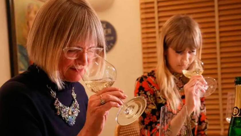 Bodegas Bianchi recibió a la crítica de vinos más influyente del mundo